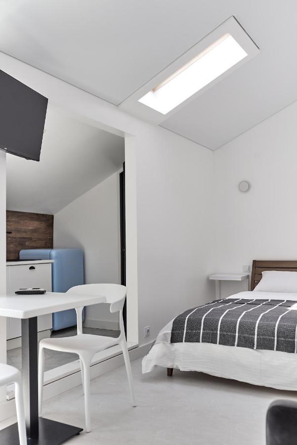 White Door Apartments Mansard Heart Of Odessa 2 Exterior photo