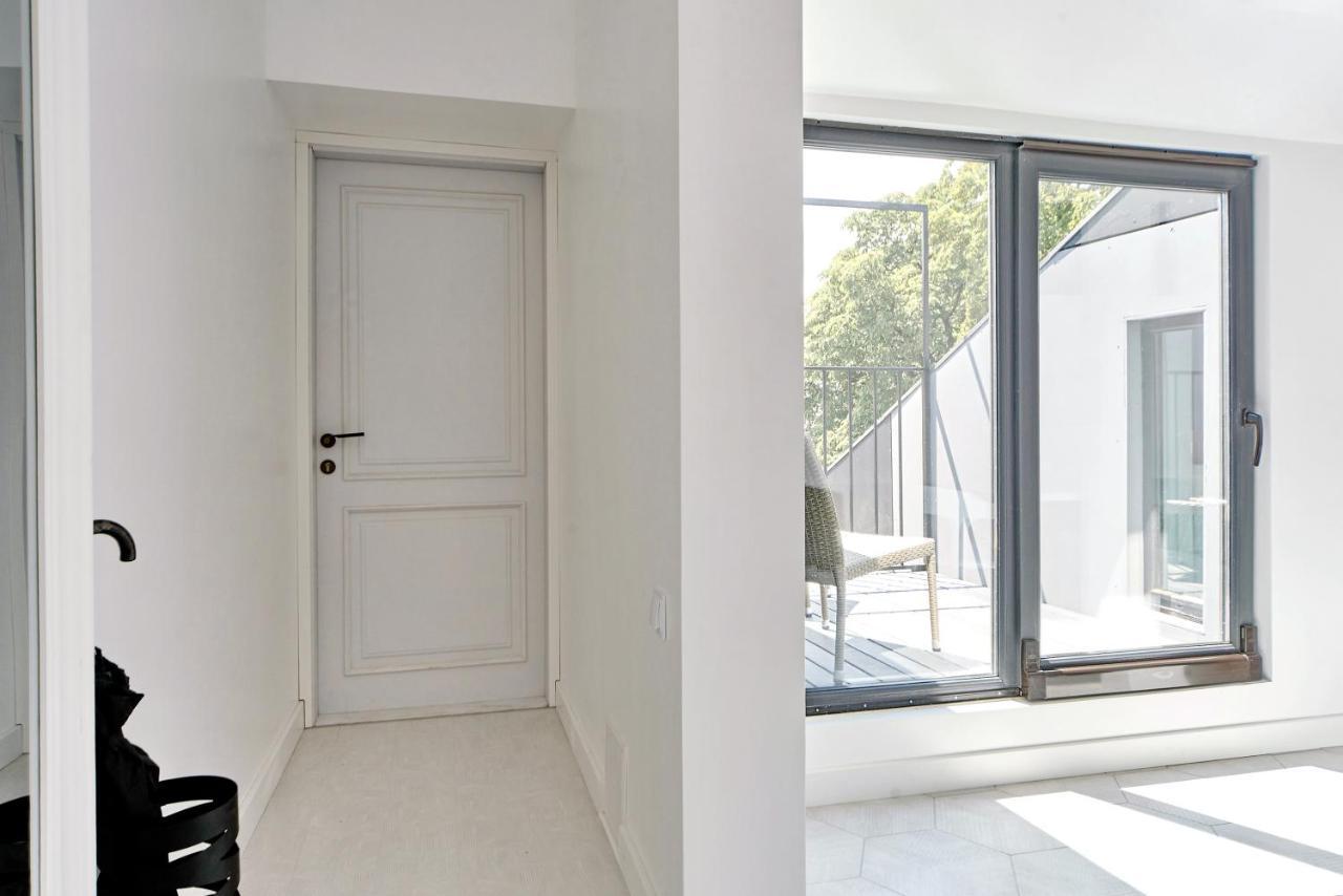 White Door Apartments Mansard Heart Of Odessa 2 Exterior photo