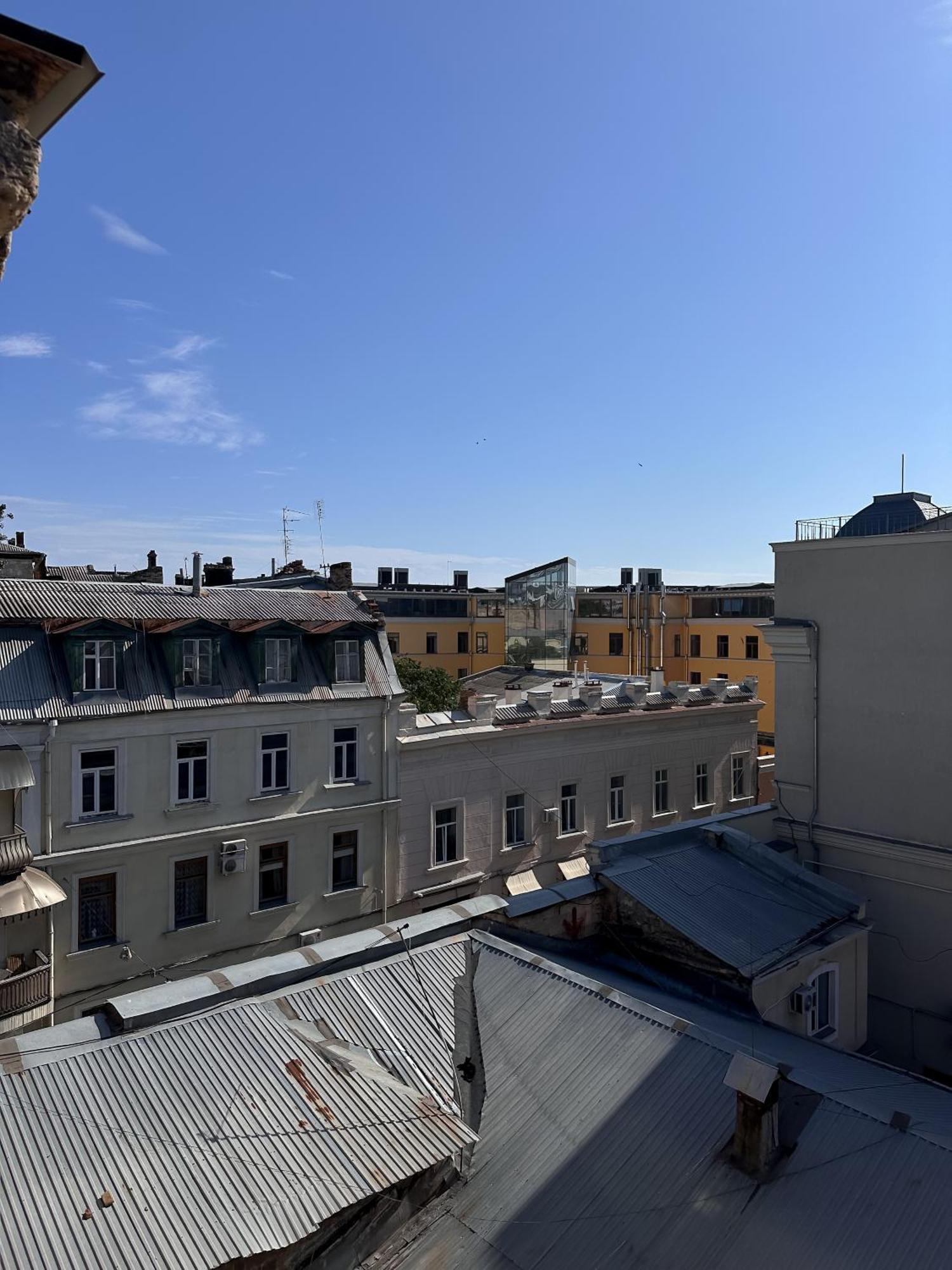 White Door Apartments Mansard Heart Of Odessa 2 Exterior photo