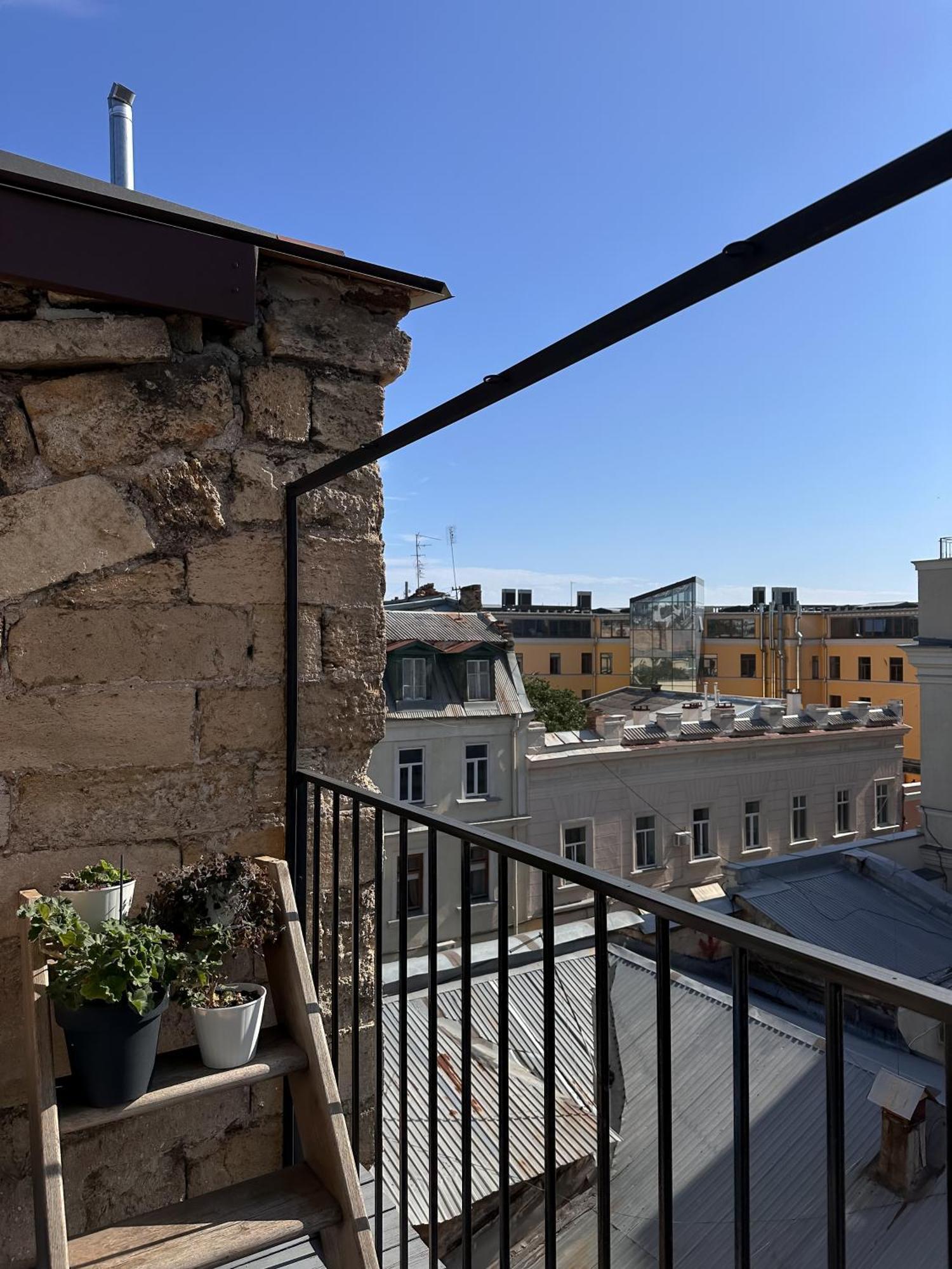 White Door Apartments Mansard Heart Of Odessa 2 Exterior photo